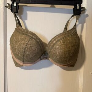 Victoria’s Secret Bombshell 34D